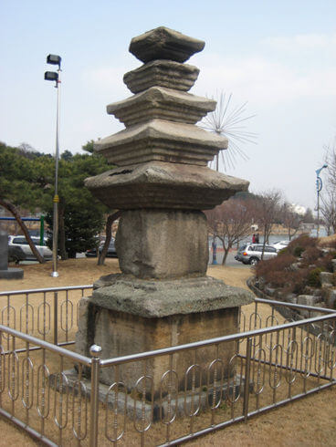 「利川五層石塔」返還要求しレプリカ建造へ。同時期に作られた韓国側、石塔の惨状とは